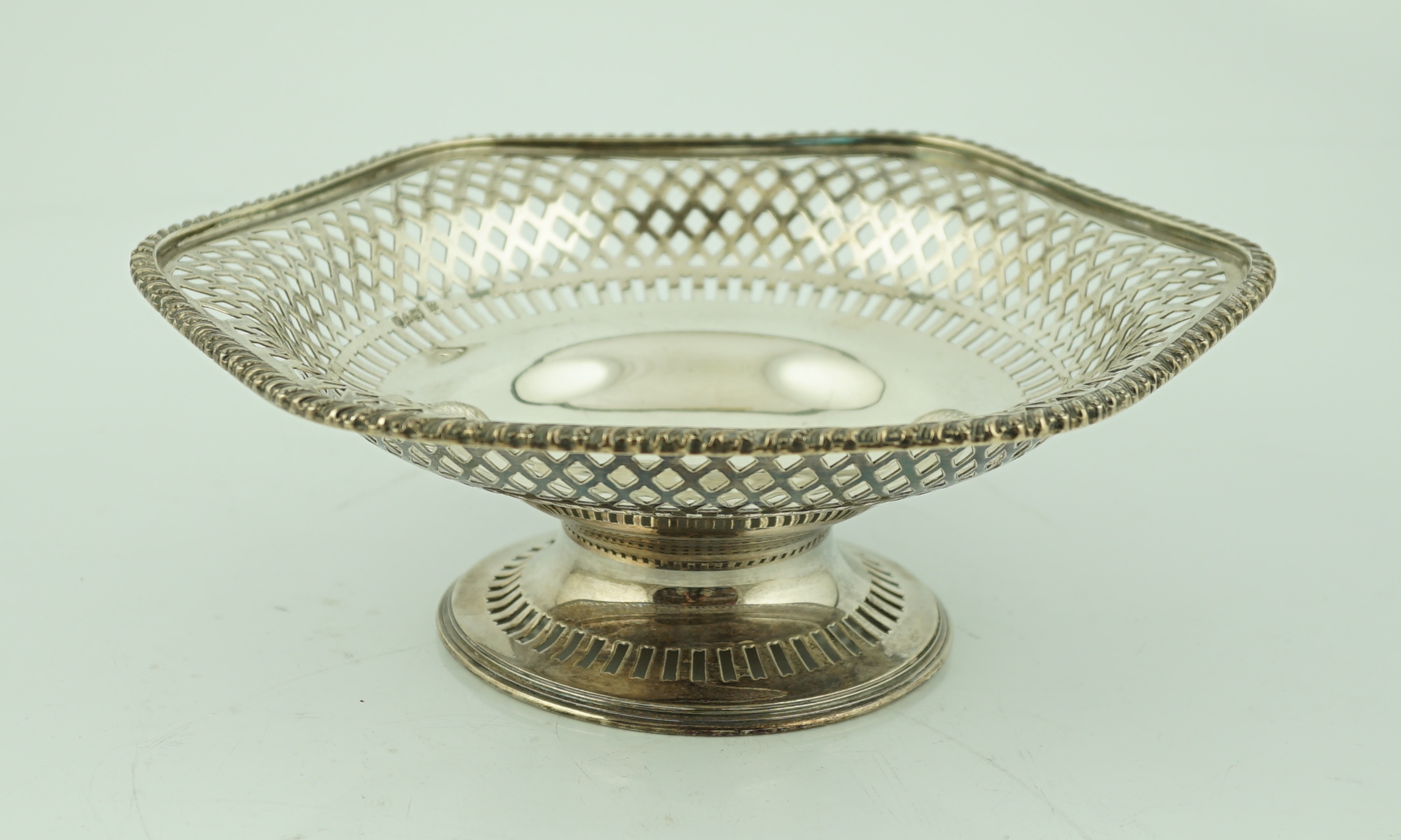 A George V circular silver tazza, by Barker Brothers